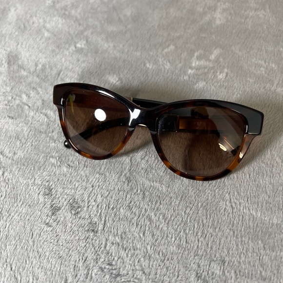 Burberry authentic sunglasses unbranded case - Picture 1 of 4